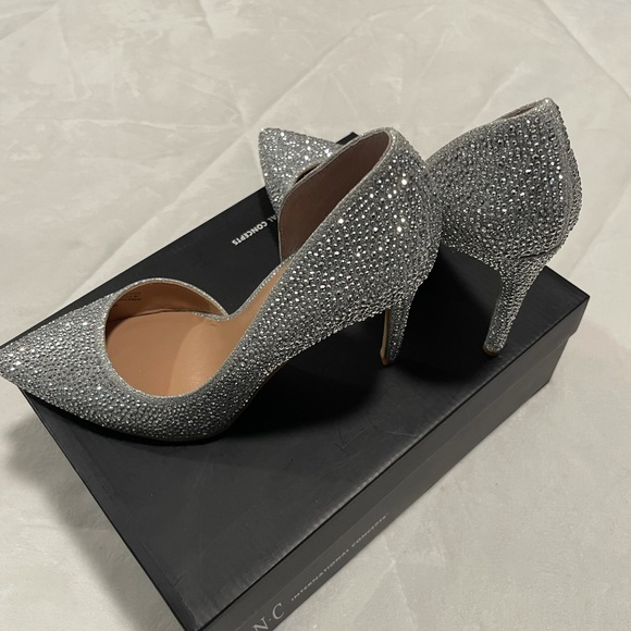 Silver, 7.5 INC heel, *Brand New* - Picture 2 of 5